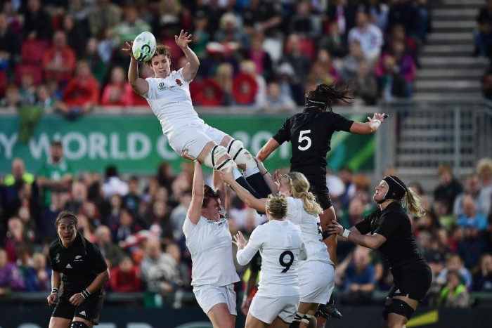 Should women play with a smaller ball?