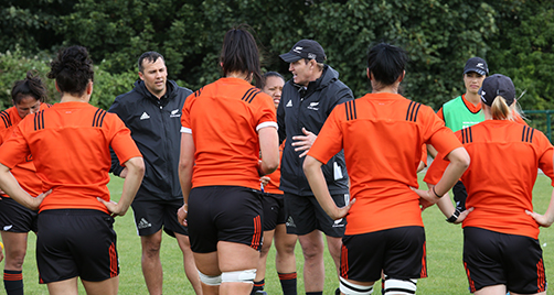 Moore stays on as Black Ferns coach