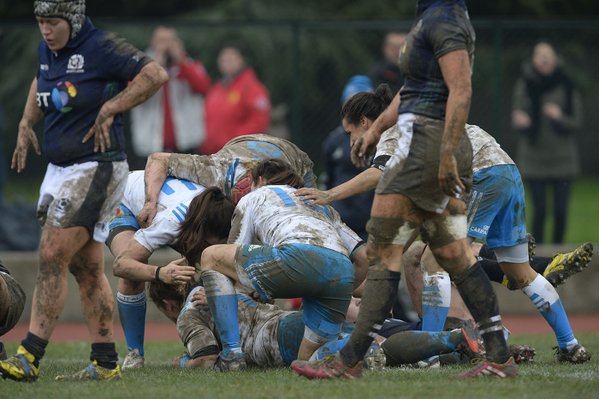 Italy chalk up first win