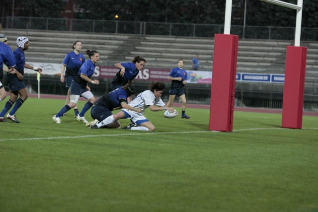 France and England open with wins in Italy